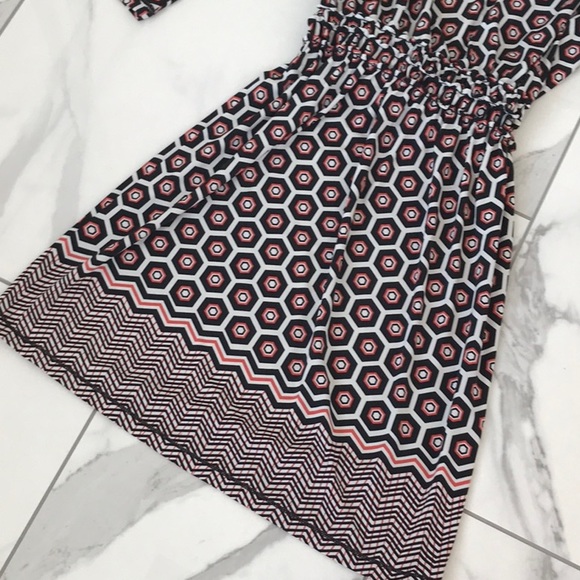 Max Studio Geometrical Dress - Picture 4 of 10